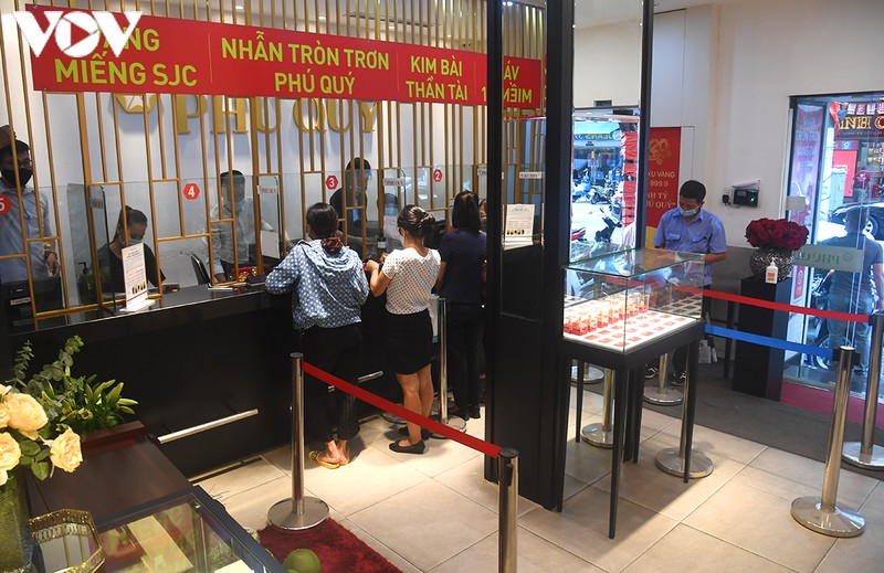 gia vang giam sau, nhieu nguoi chot duoc gia cao di mua lai hinh 1