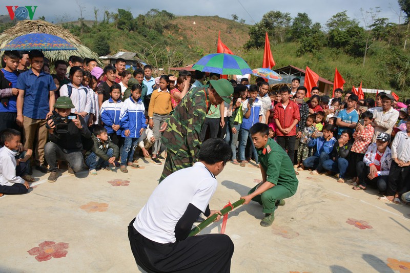 chuong trinh "xuan bien cuong, tet quan dan" tai son la hinh 9