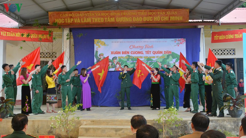 chuong trinh "xuan bien cuong, tet quan dan" tai son la hinh 1