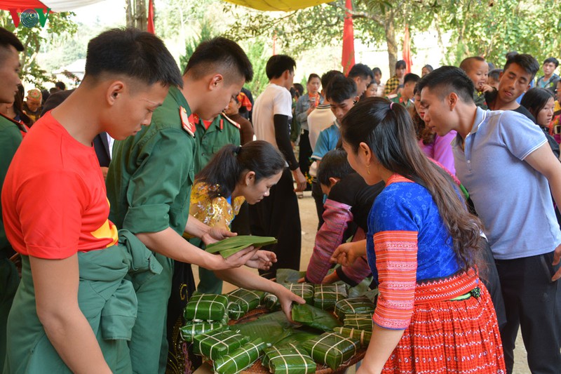 chuong trinh "xuan bien cuong, tet quan dan" tai son la hinh 5