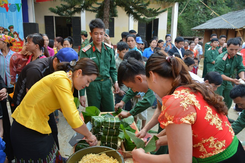 chuong trinh "xuan bien cuong, tet quan dan" tai son la hinh 3