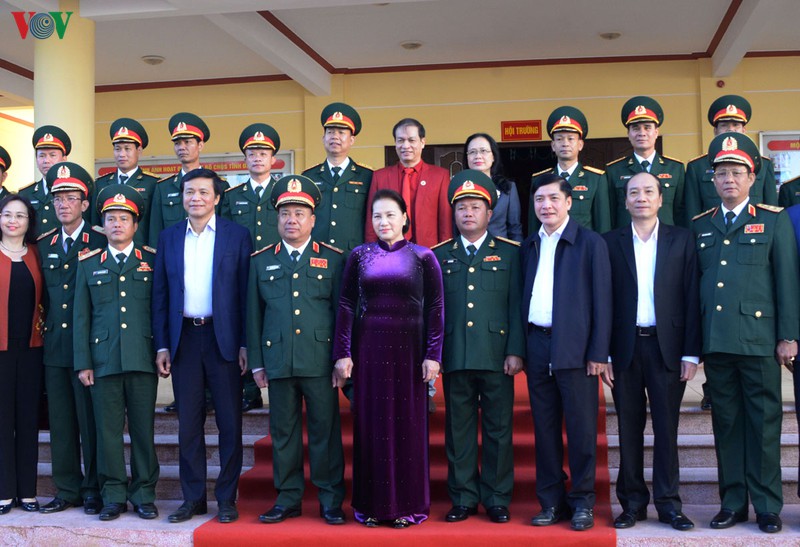 chu tich quoc hoi tham, chuc tet bo chi huy quan su tinh dak lak hinh 2
