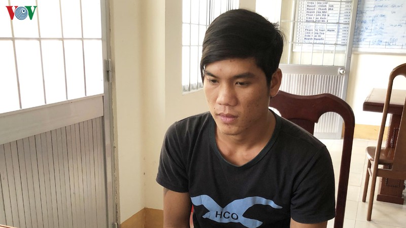 bat thanh nien cuop xe cua nu tai xe xe om trong dem hinh 1