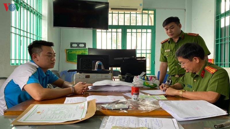 bat doi tuong lam gia giay to so luong lon tai dong nai hinh 1