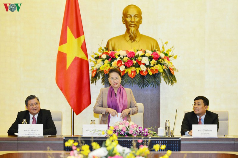 chu tich quoc hoi tiep cac dai su viet nam tai nuoc ngoai hinh 1