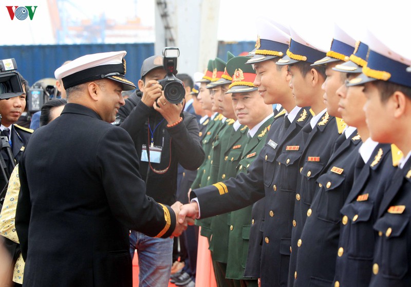 tau hai quan hoang gia anh tham tp hai phong hinh 2