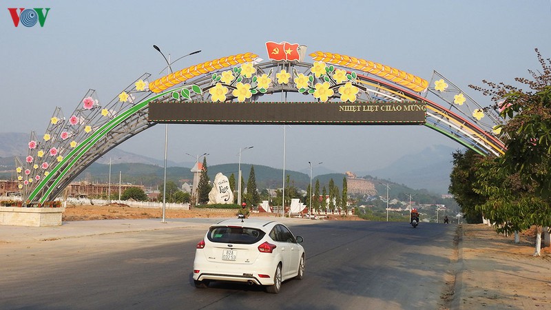 45 nam giai phong kon tum: suc song moi tren vung chien dia sa thay hinh 1