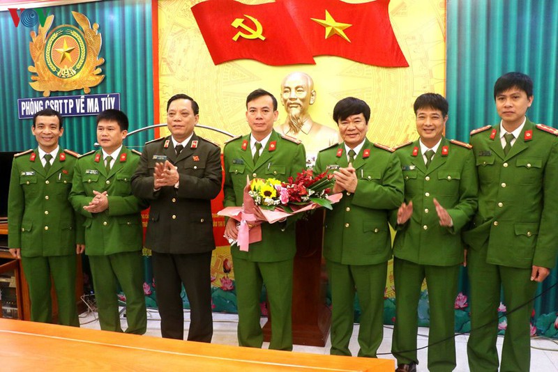 mang 20 banh heroin tu son la ve thanh hoa lay 30 trieu dong hinh 2