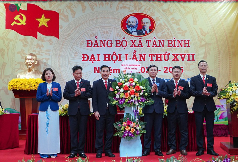 quang ninh bau truc tiep bi thu cap uy tai 100% dai hoi cap co so hinh 2