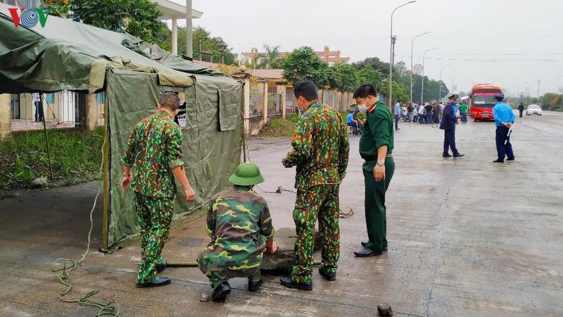 quang ninh dung toan bo phuong tien co gioi ra vao tinh tu 0 gio ngay 1/4 hinh 2