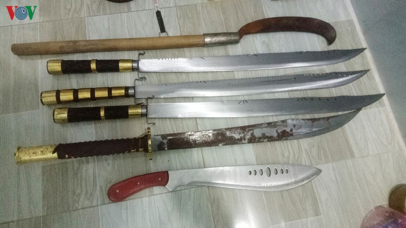 bat qua tang soi bac giua dem, phat hien sung va hung khi hinh 3