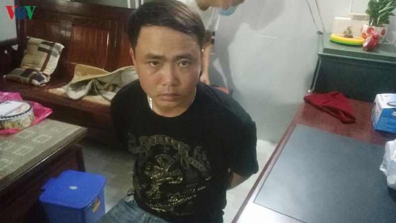 bat qua tang soi bac giua dem, phat hien sung va hung khi hinh 2