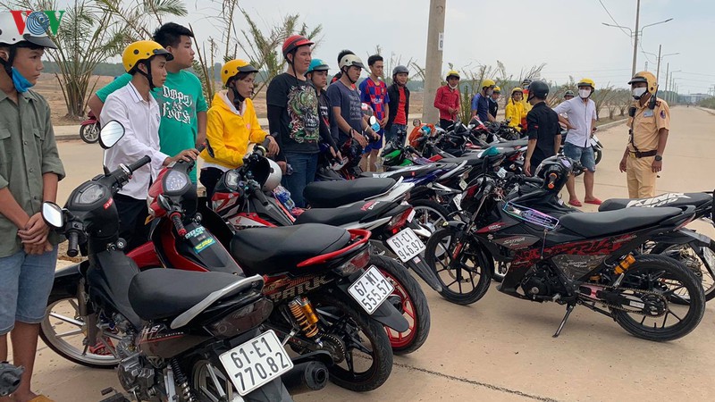 xu phat gan 50 quai xe tu tap dua xe o binh duong hinh 1
