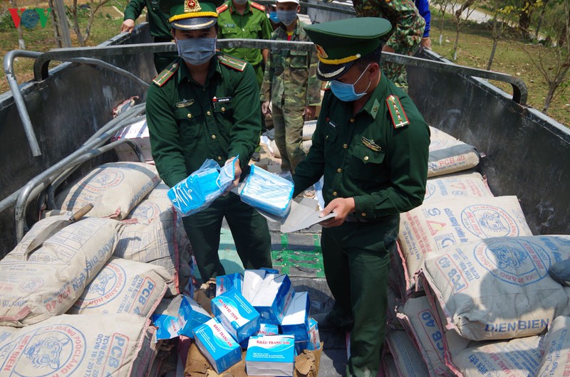 phat hien so luong lon khau trang y te khong ro nguon goc hinh 2