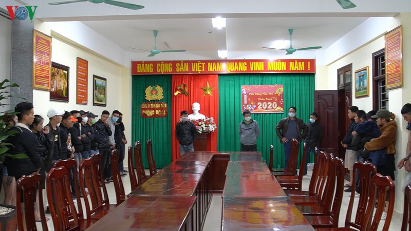 bat qua tang 30 doi tuong mo "tiec ma tuy" trong quan karaoke hinh 2
