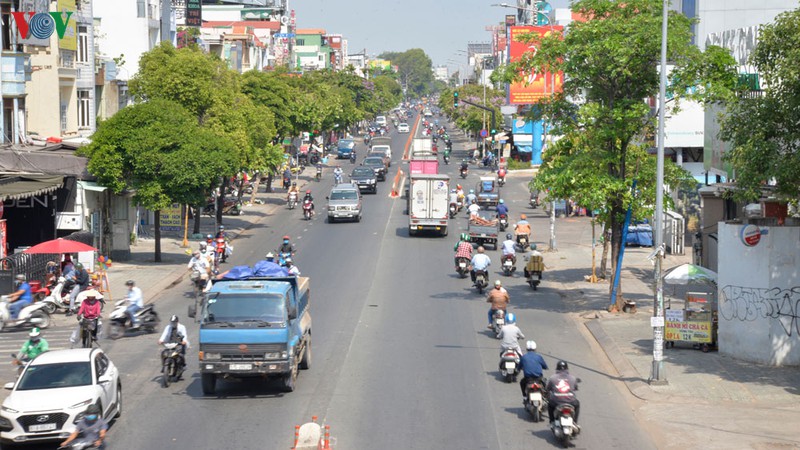 khong deo khau trang ra duong, tu tap giua mua dich o tphcm hinh 1