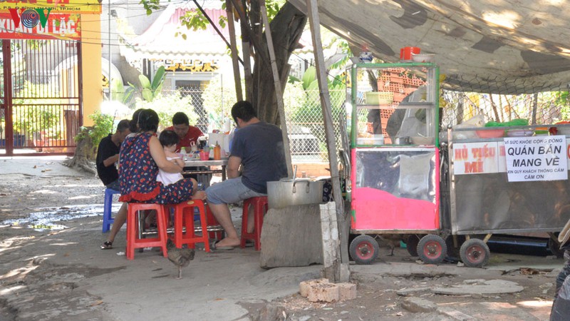 khong deo khau trang ra duong, tu tap giua mua dich o tphcm hinh 4
