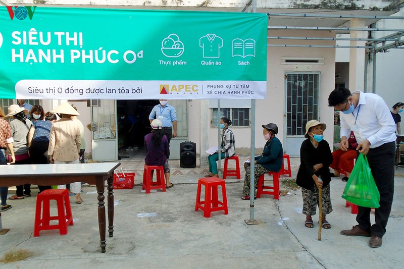 "sieu thi 0 dong" ve den vung bien binh thuan hinh 2