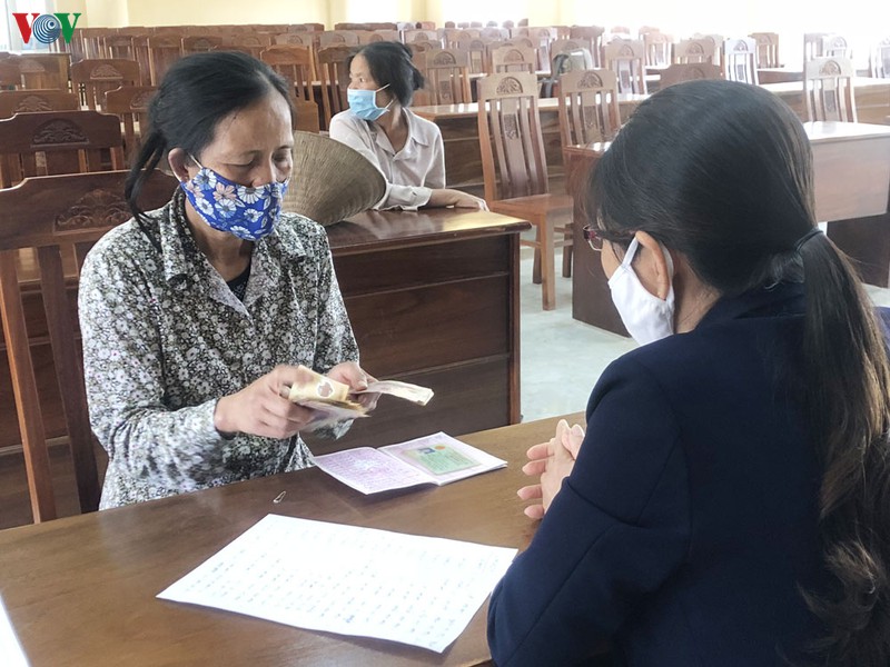 nguoi dan ha nam nhan tien ho tro do bi anh huong dich covid-19 hinh 3