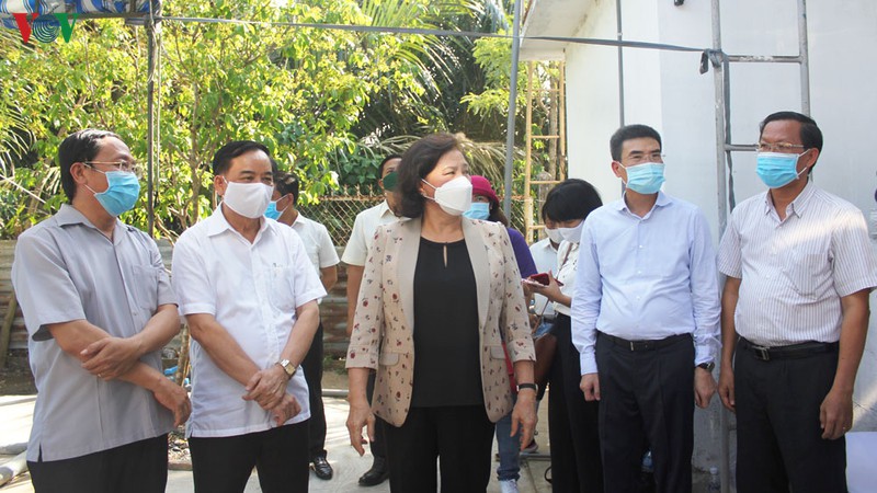 chu tich quoc hoi du le trao tang may xu ly nuoc cho nguoi dan ngheo hinh 1