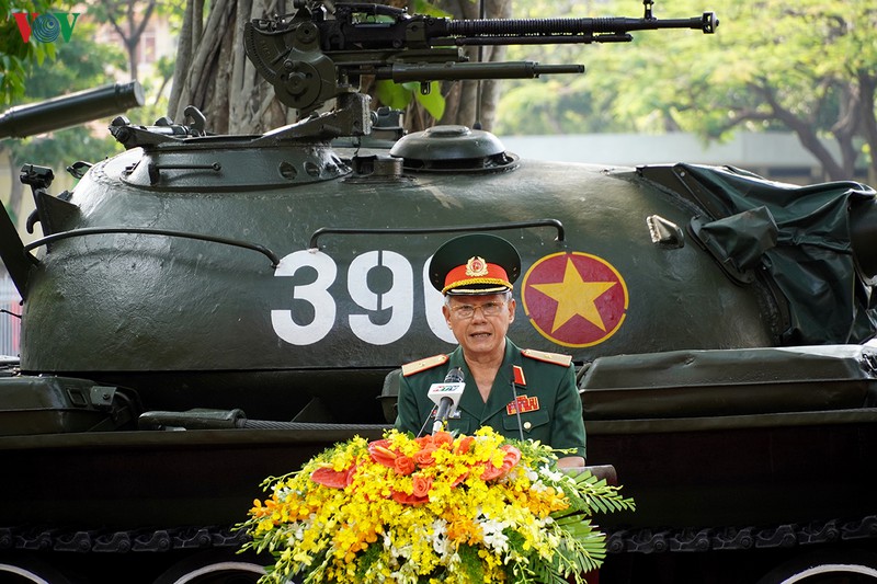 toan canh le mit tinh ky niem 45 nam giai phong mien nam, thong nhat dat nuoc hinh 10