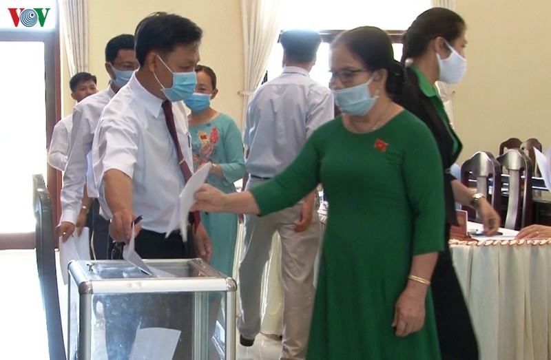 bai nhiem chuc danh pho chu tich hdnd huyen hon quan, binh phuoc hinh 1