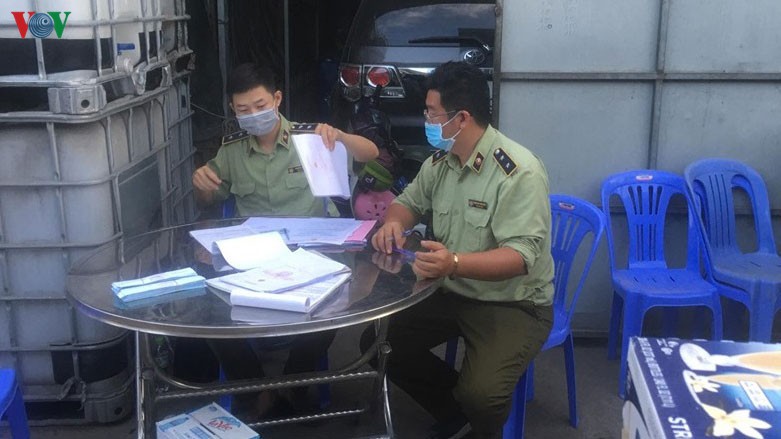 cong an phat hien kho cat giau bia ngoai, sua hop nghi nhap lau hinh 1
