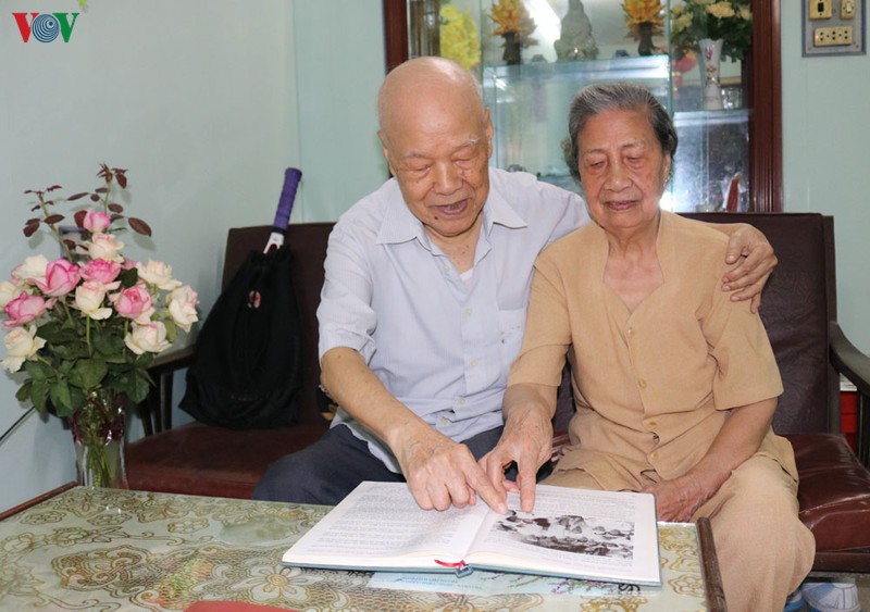 ky uc nhung lan gap bac ho cua cap vo chong lao thanh cach mang  hinh 1