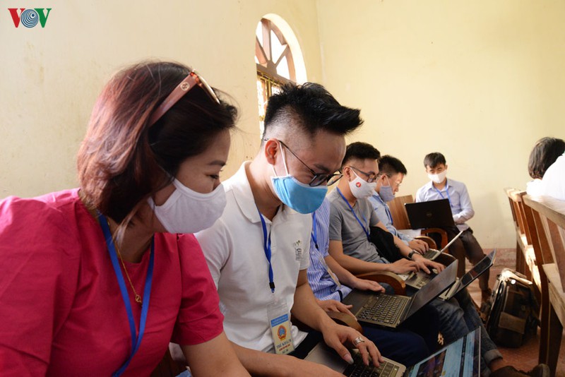 anh: xet xu so tham 12 bi cao trong vu gian lan diem thi o son la  hinh 13