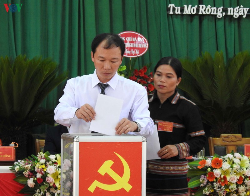 kon tum pho bien kinh nghiem sau dai hoi diem hinh 2