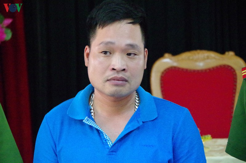 bat 2 can bo tai ha giang lien quan viec lam gia giay kham suc khoe  hinh 1