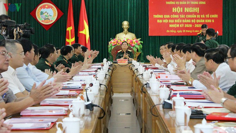 thuong vu quan uy tw thong qua cong tac chuan bi dh dang bo quan khu v hinh 2