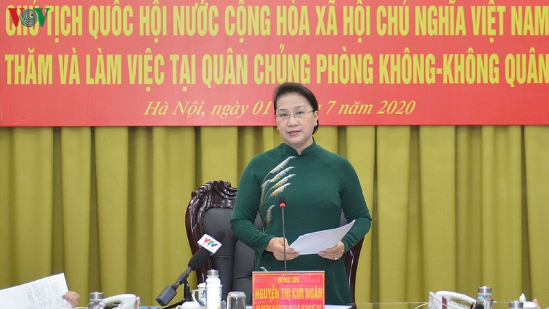 chu tich quoc hoi tham, lam viec tai quan chung phong khong-khong quan hinh 1