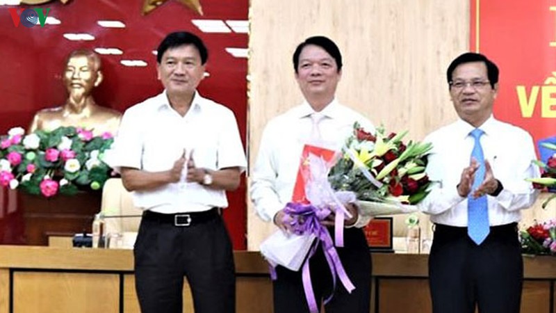 truong ban to chuc tinh uy quang ngai dot quy ngay tai ban lam viec hinh 1
