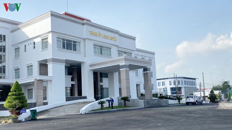 dang bi ky luat canh cao van duoc chi dinh lam bi thu dang uy phuong hinh 2