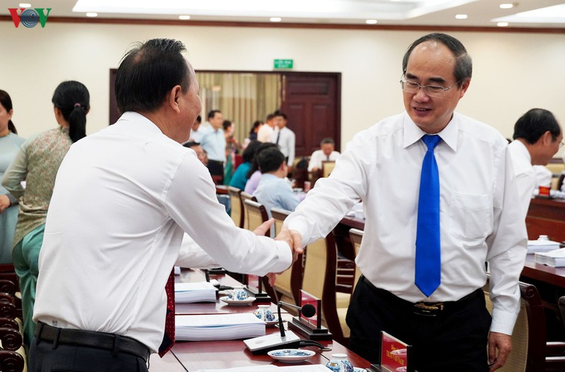 khai mac hoi nghi thanh uy tphcm lan thu 42 hinh 2