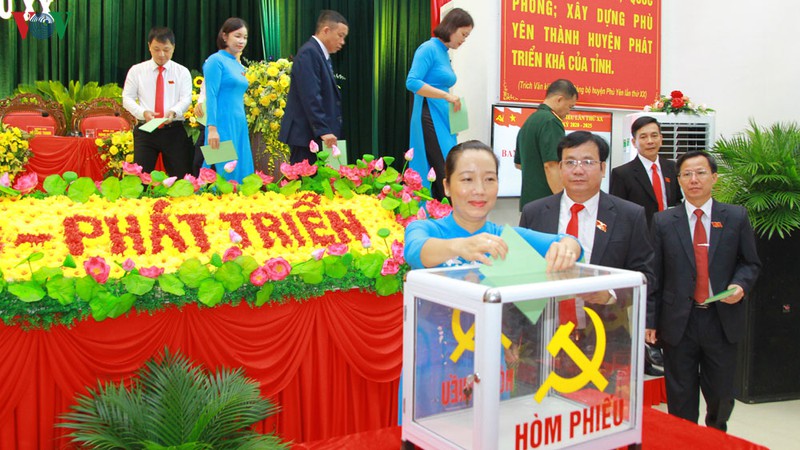 ba luong thi nhu hoa tai dac cu bi thu huyen uy phu yen, son la hinh 1