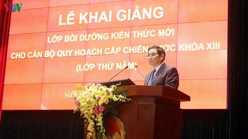 them 40 can bo quy hoach cap chien luoc khoa 13 duoc boi duong kien thuc moi hinh 2