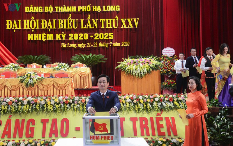 bau truc tiep bi thu thanh uy ha long tai dai hoi hinh 3
