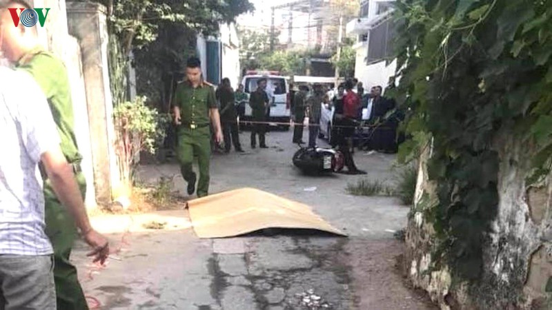 nong 24h: bat giu hang tram nguoi xuat, nhap canh trai phep hinh 7