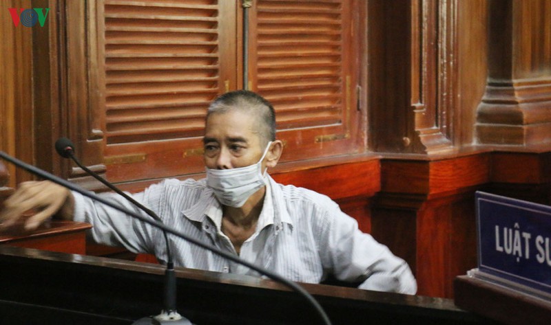 nong 24h: bat giu hang tram nguoi xuat, nhap canh trai phep hinh 6