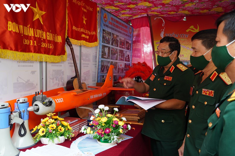 thu truong bo quoc phong du dai hoi dai bieu dang bo quan doan 4 hinh 2