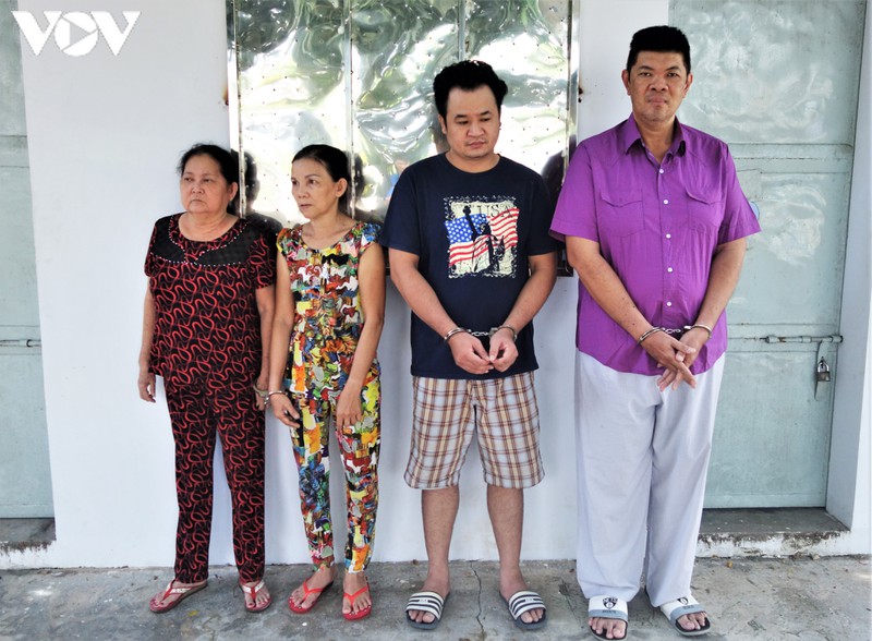 nong 24h: tam giu hinh su doi tuong bat coc be trai 2 tuoi o bac ninh hinh 6