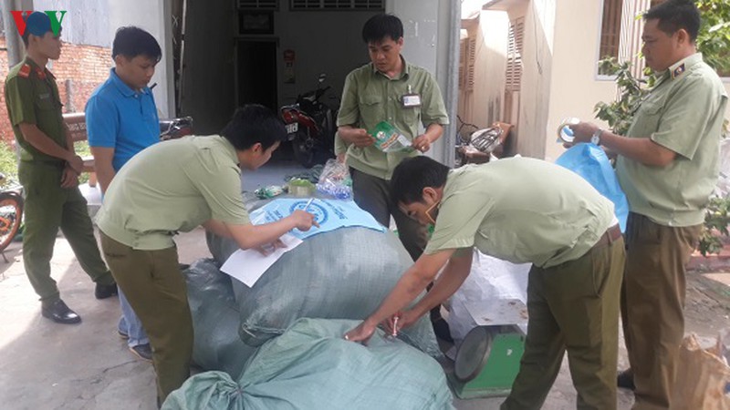 hau giang phat hien hang nghin goi tra bot ngot gia nhan hieu hinh 1
