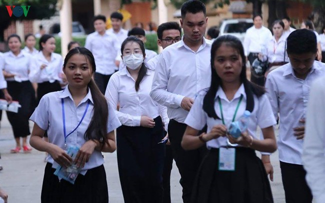 campuchia dong cua tat ca cac truong hoc de phong ngua covid-19 hinh 1