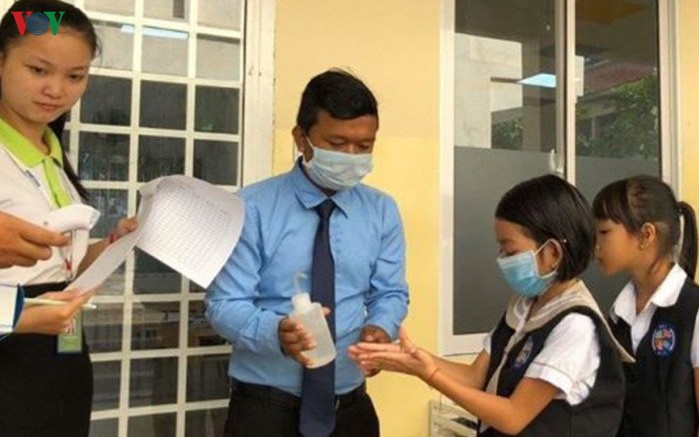 campuchia dong cua tat ca cac truong hoc de phong ngua covid-19 hinh 2