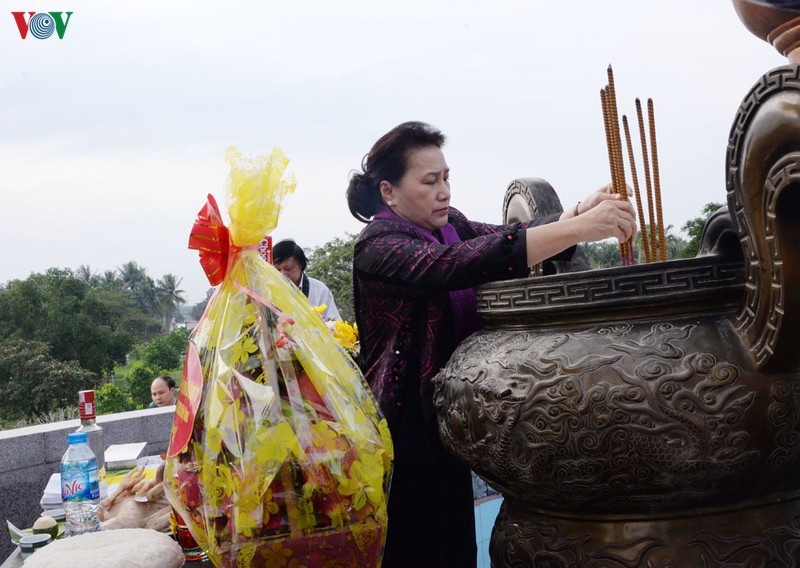 chu tich quoc hoi lam viec voi lanh dao tinh quang tri hinh 2