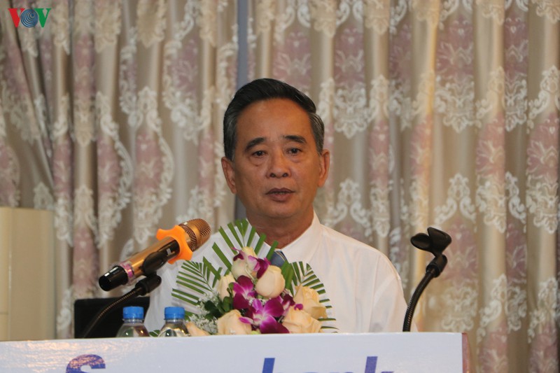 mang tet den voi ba con viet kieu ngheo tai campuchia hinh 1