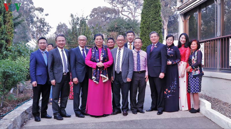 pho chu tich quoc hoi tham chuc tet cong dong nguoi viet tai australia hinh 1