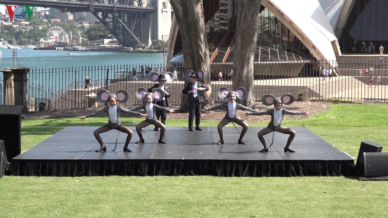 tung bung khai truong le hoi tet nguyen dan canh ty 2020 tai sydney hinh 2